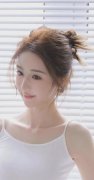 <b>该基金会董事长逛盈</b>