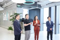 可以或许更接近糊口日常的交互对话和“类实人